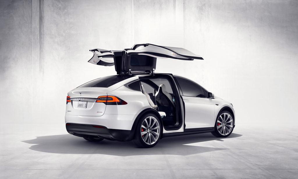 Tesla Model X weiß Außenansicht hinten
