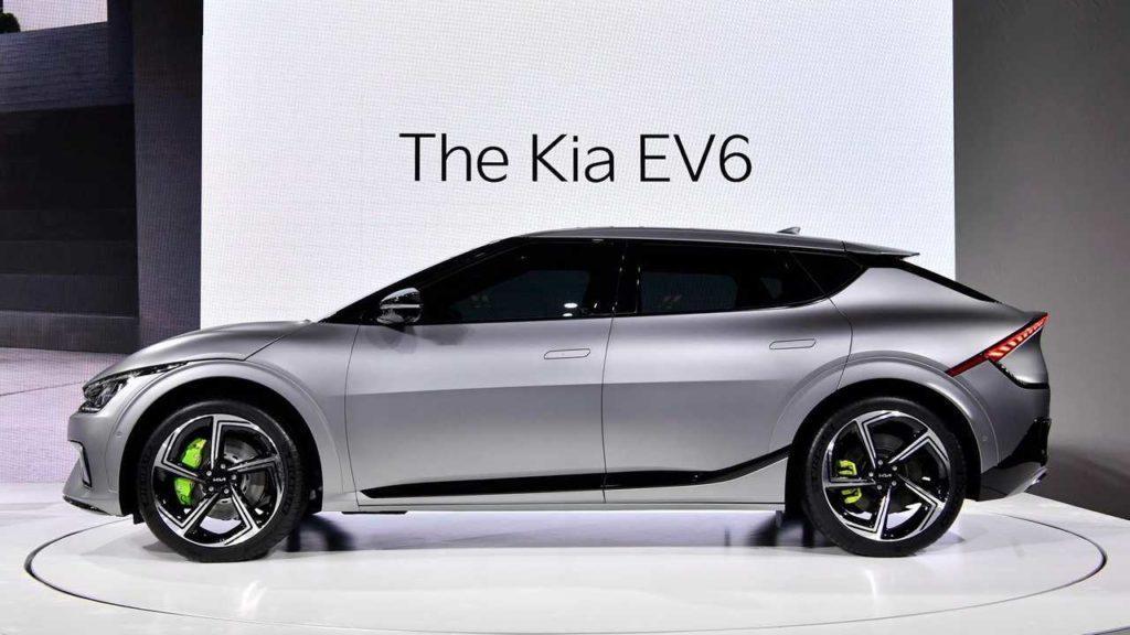 Präsentation des Elektroautos Kia EV6 in silber 